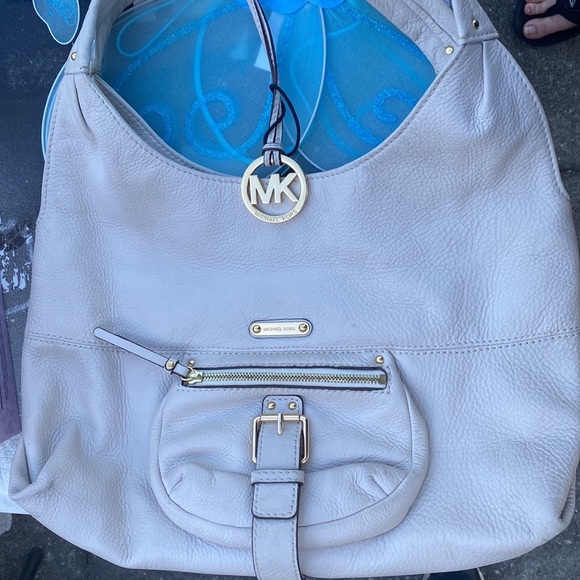 Michael kors! Shoulder Purse - Picture 3 of 4